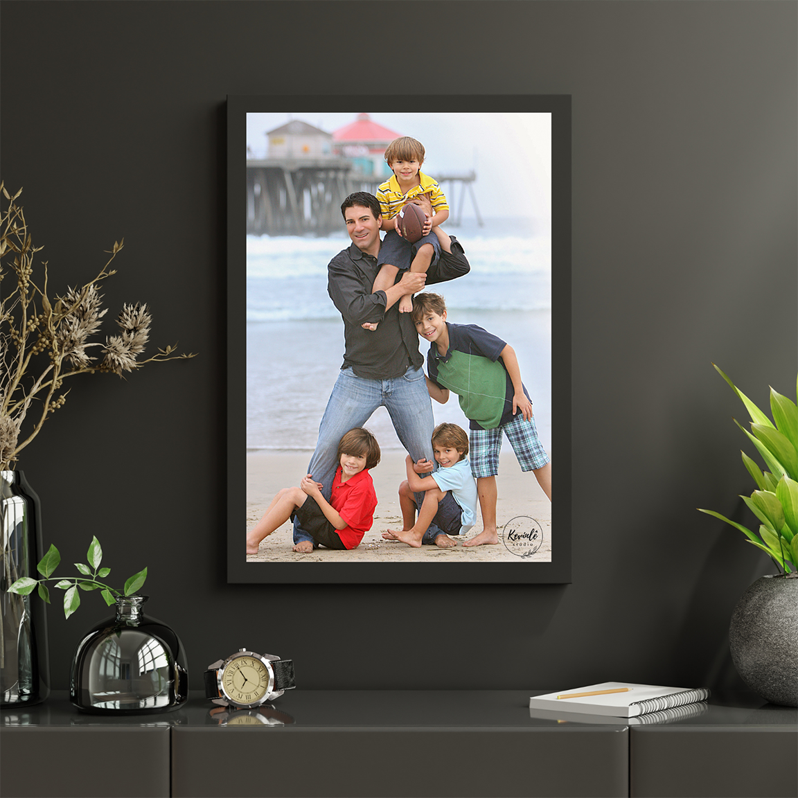 Black Minimalist Photo Frame Mockup Instagram Post.png